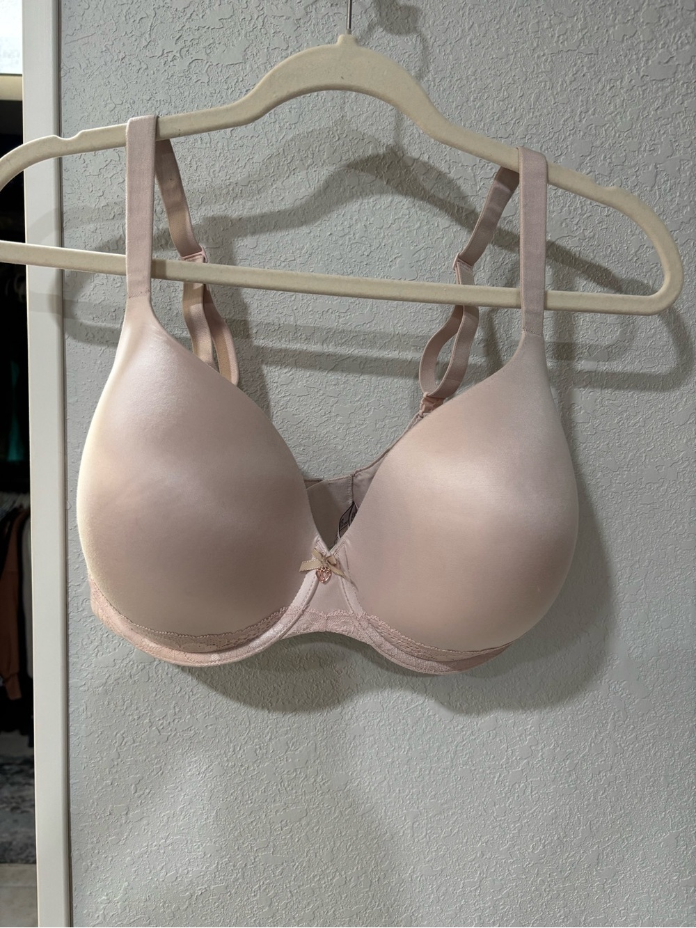 Victoria's Secret Body By Victoria Lined Perfect
Coverage Bra